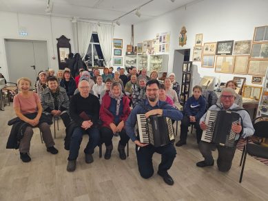 «Русская душа»: в курмышском музее состоялся концерт оперного солиста Артёма Гарнова и курмышского исполнителя Александра Баринова