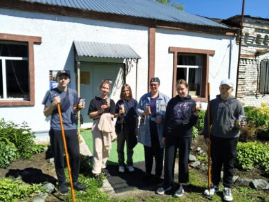Трудовой десант на благоустройстве территории музея